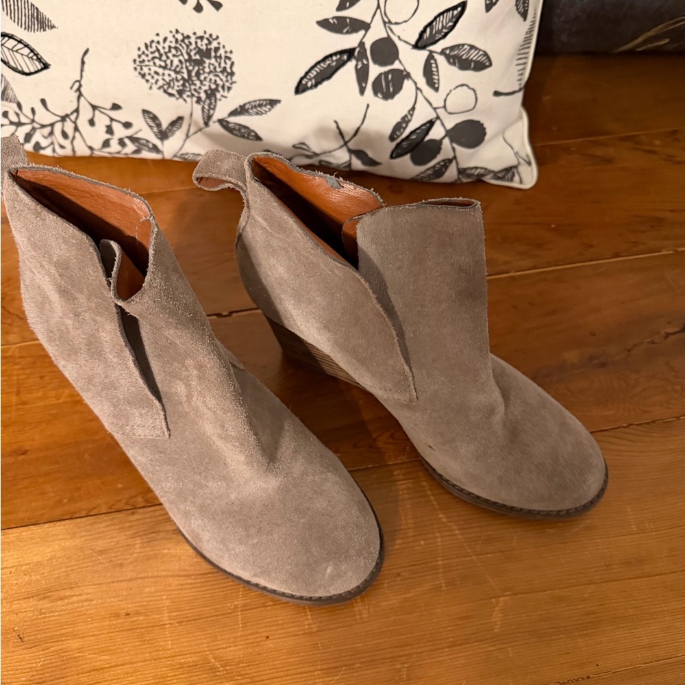 Lucky Brand Taupe Suede Ankle Booties